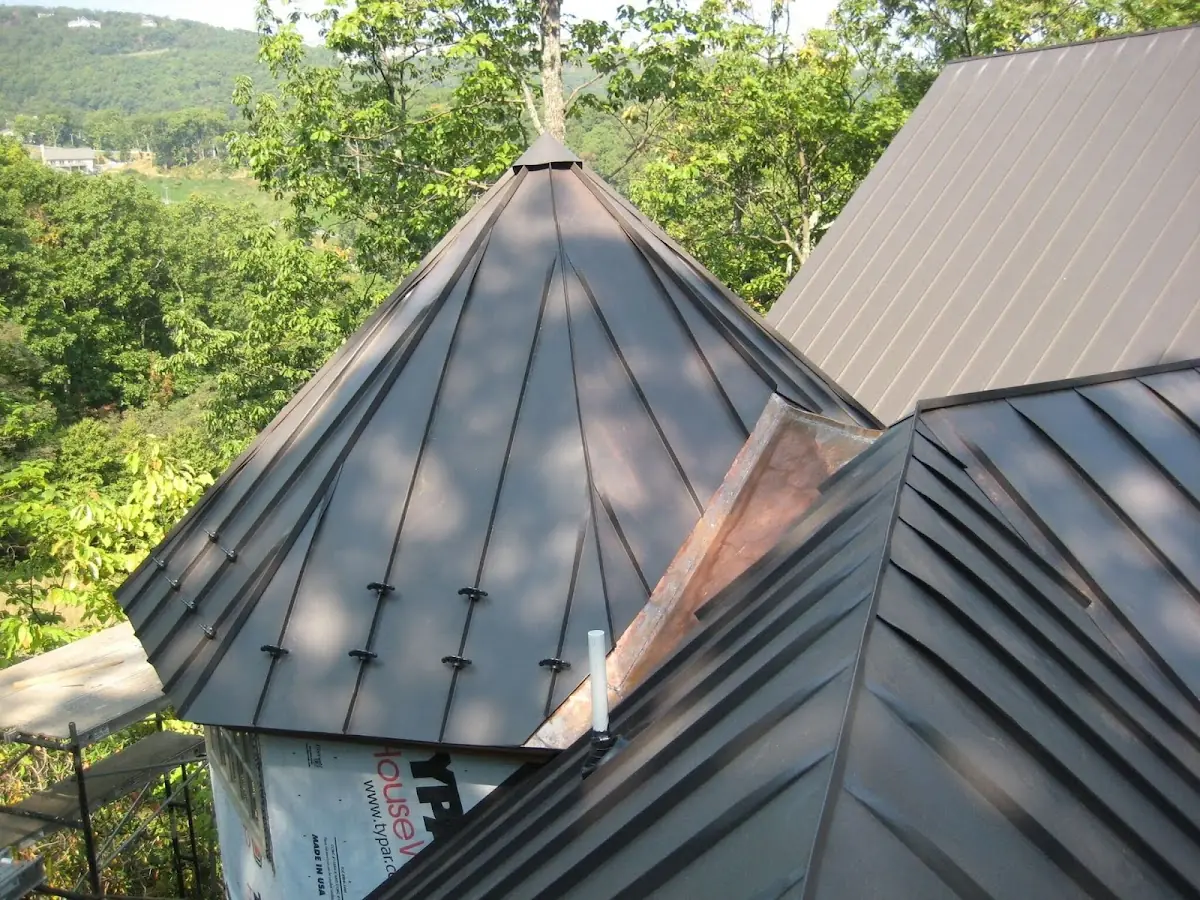 Professional Roof Tarp Installation by Craftsman Roofing in Moxee
